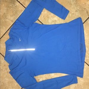 Women’s Nike half zip long sleeve